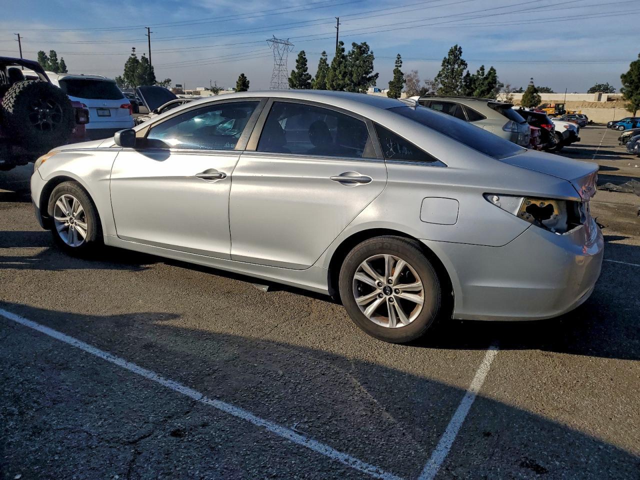 2013 Hyundai Sonata Gls - Image 2