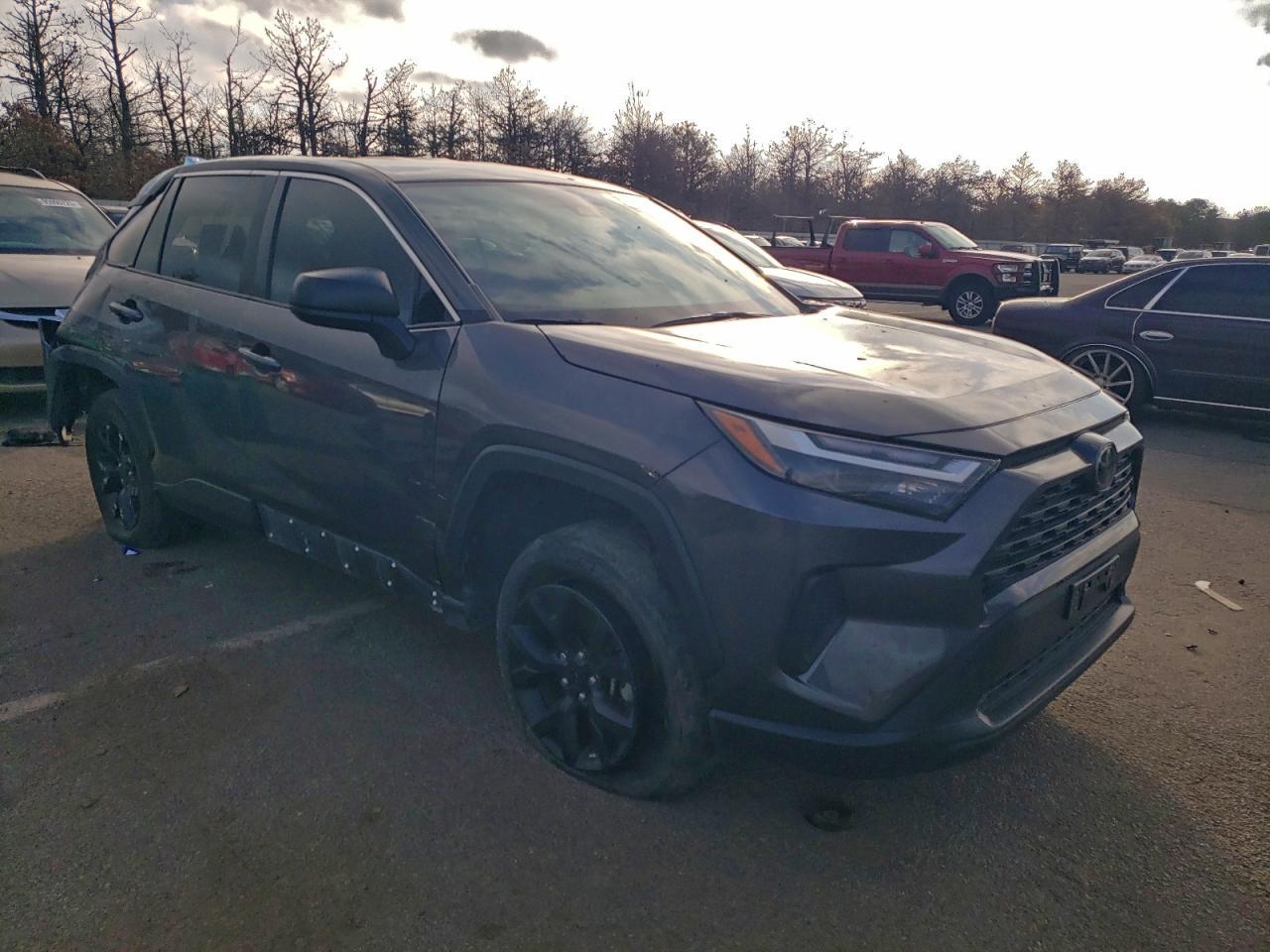 2024 Toyota Rav4 Le - Image 4