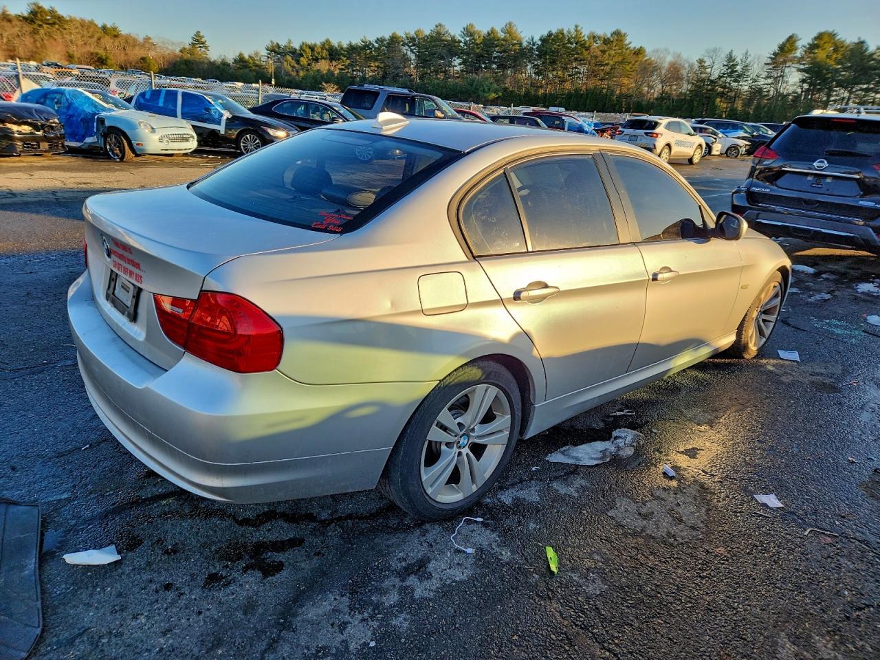 2011 BMW 328 Xi Sulev - Image 3