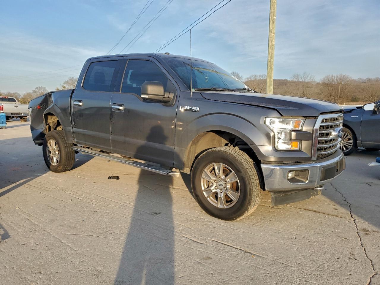 2017 Ford F150 Supercrew - Image 4