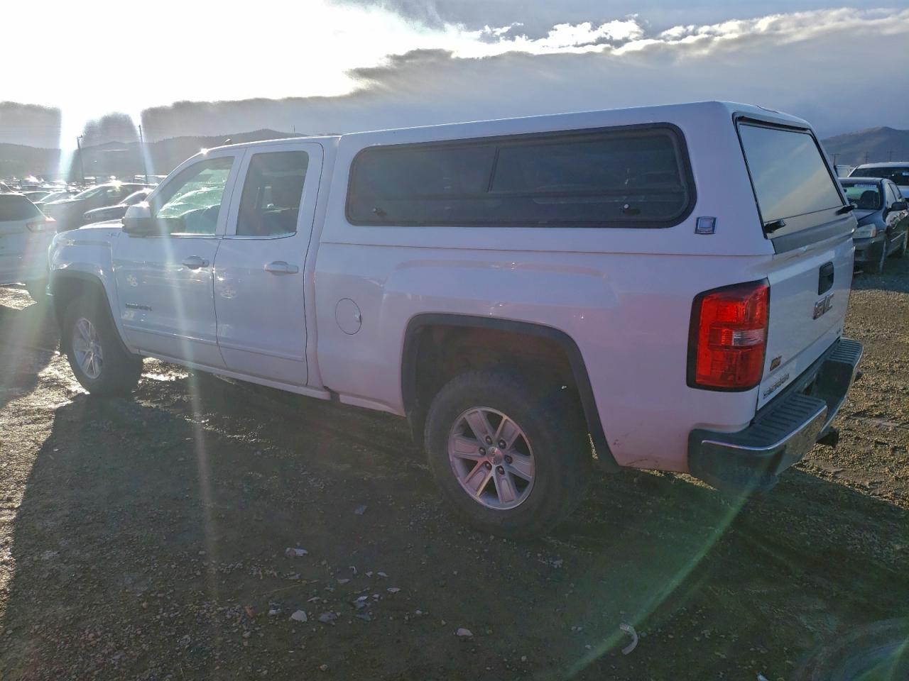 2017 GMC Sierra K1500 Sle - Image 2