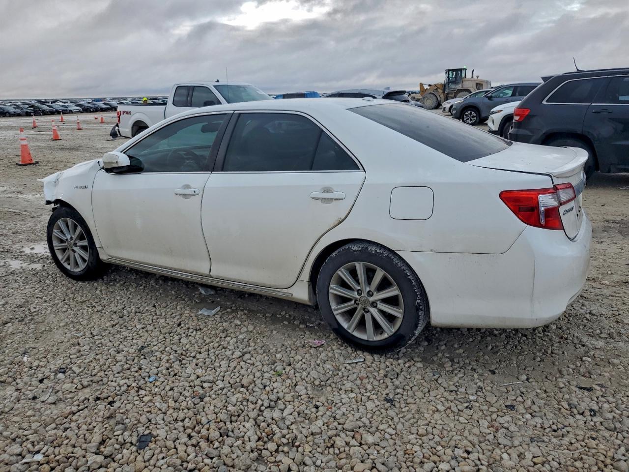 2013 Toyota Camry Hybrid - Фото 2