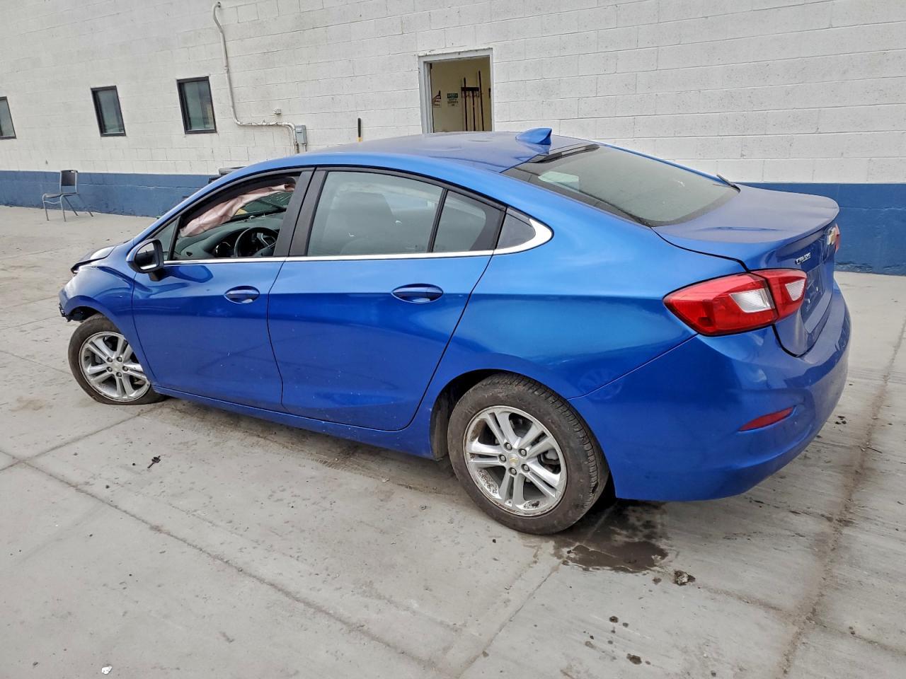 2017 Chevrolet Cruze Lt - Фото 2