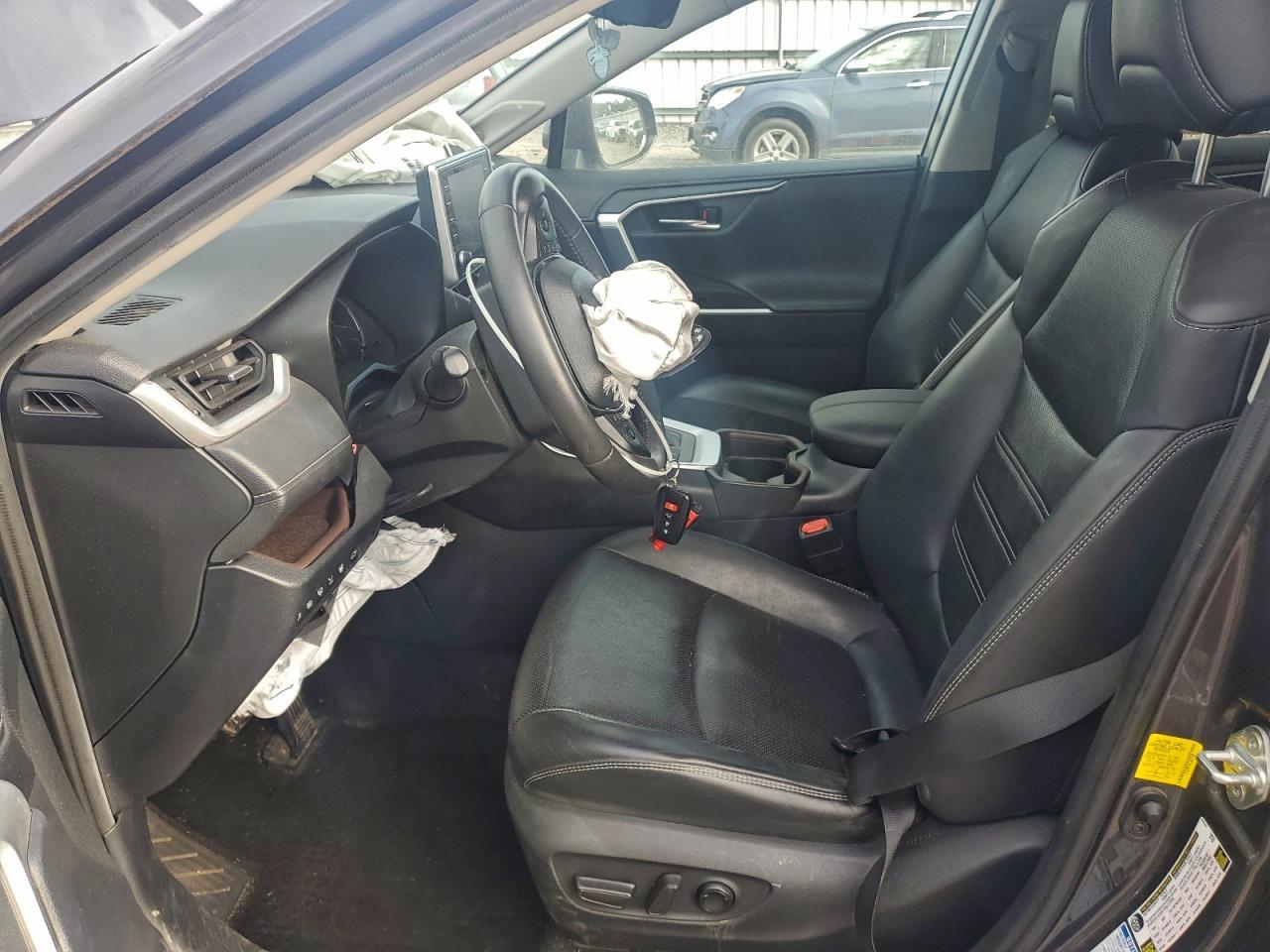 2020 Toyota Rav4 Limited - Image 7