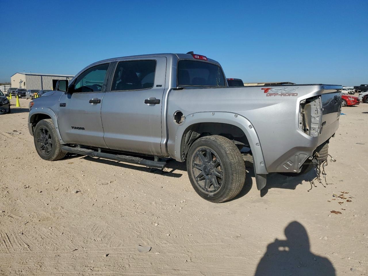 2020 Toyota Tundra Crewmax Sr5 - Фото 2