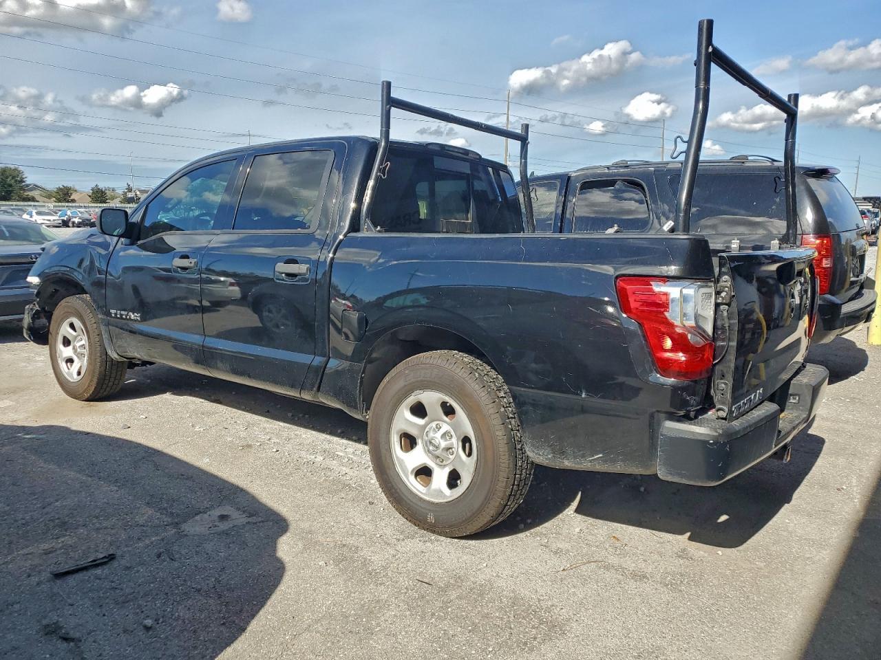 2019 Nissan Titan S - Фото 2