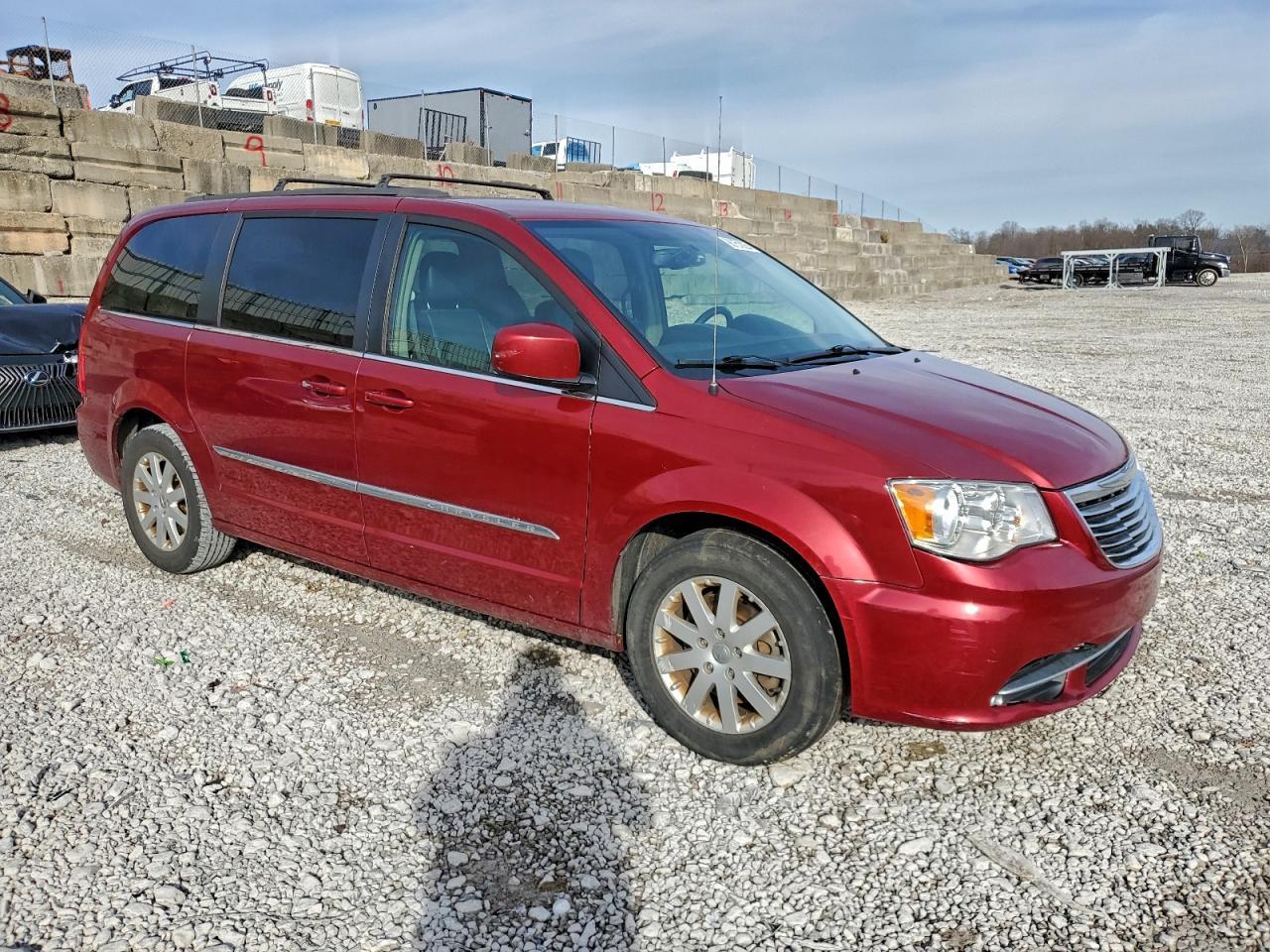 2016 Chrysler Town & Country Touring - Фото 4