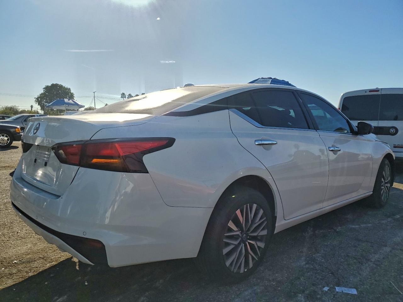 2025 Nissan Altima Sv - Image 5