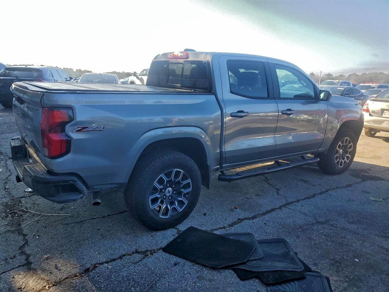 2024 Chevrolet Colorado Z71 - Image 3