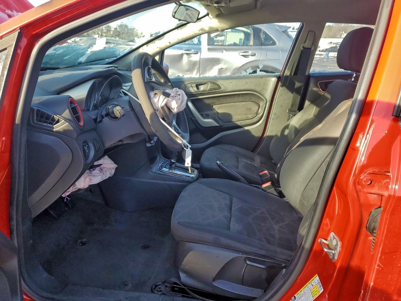 2012 Ford Fiesta Se - Фото 7