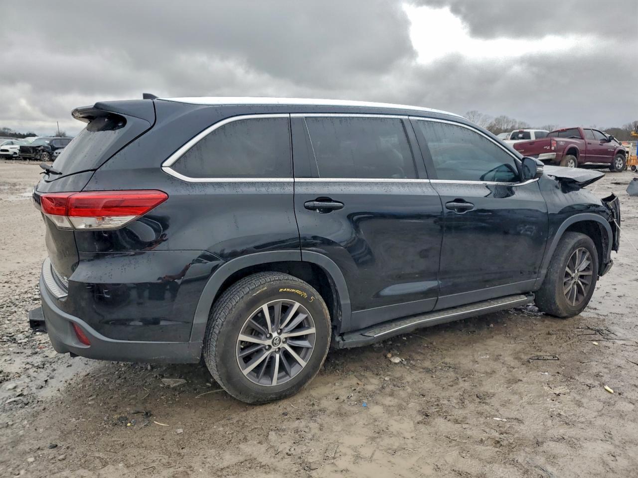 2019 Toyota Highlander Se - Фото 3