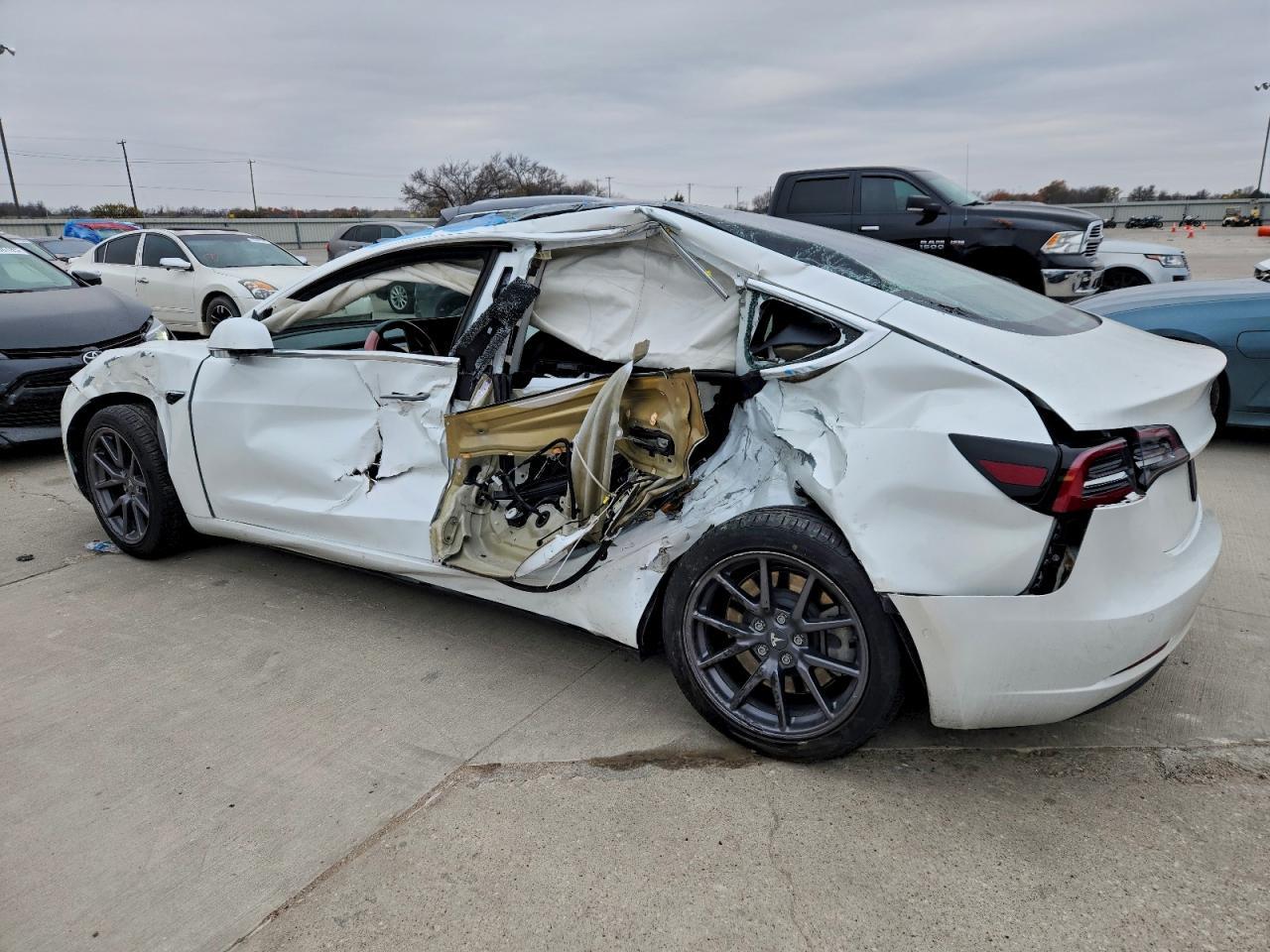 2020 Tesla Model 3 - Image 2