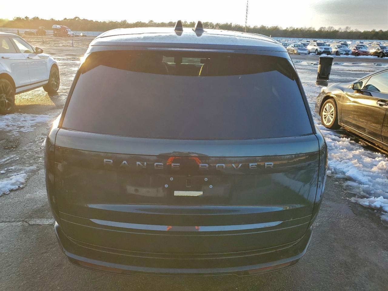 2025 Land Rover Range Rover Autobiography - Image 6