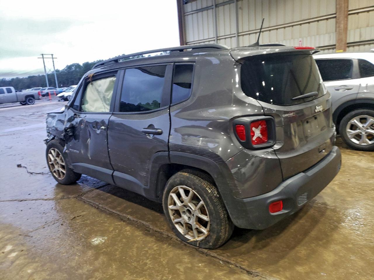 2021 Jeep Renegade Latitude - Фото 2