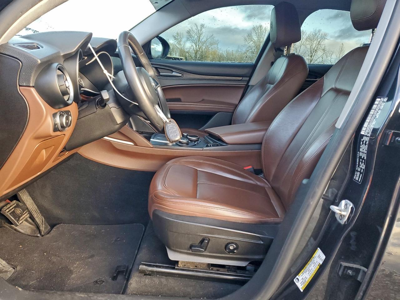 2018 Alfa Romeo Stelvio - Image 7