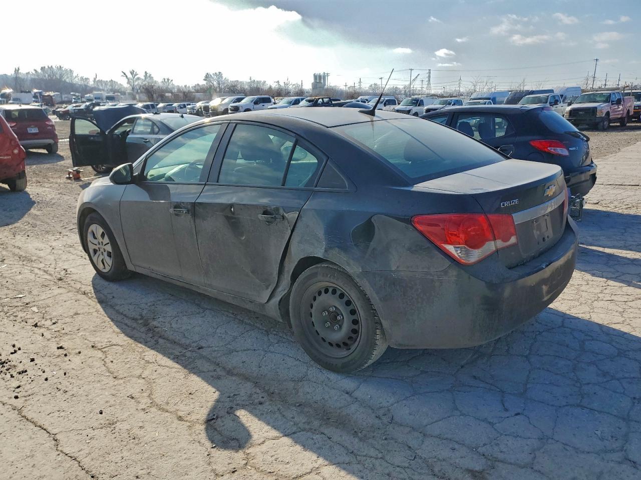 2014 Chevrolet Cruze Ls - Фото 2