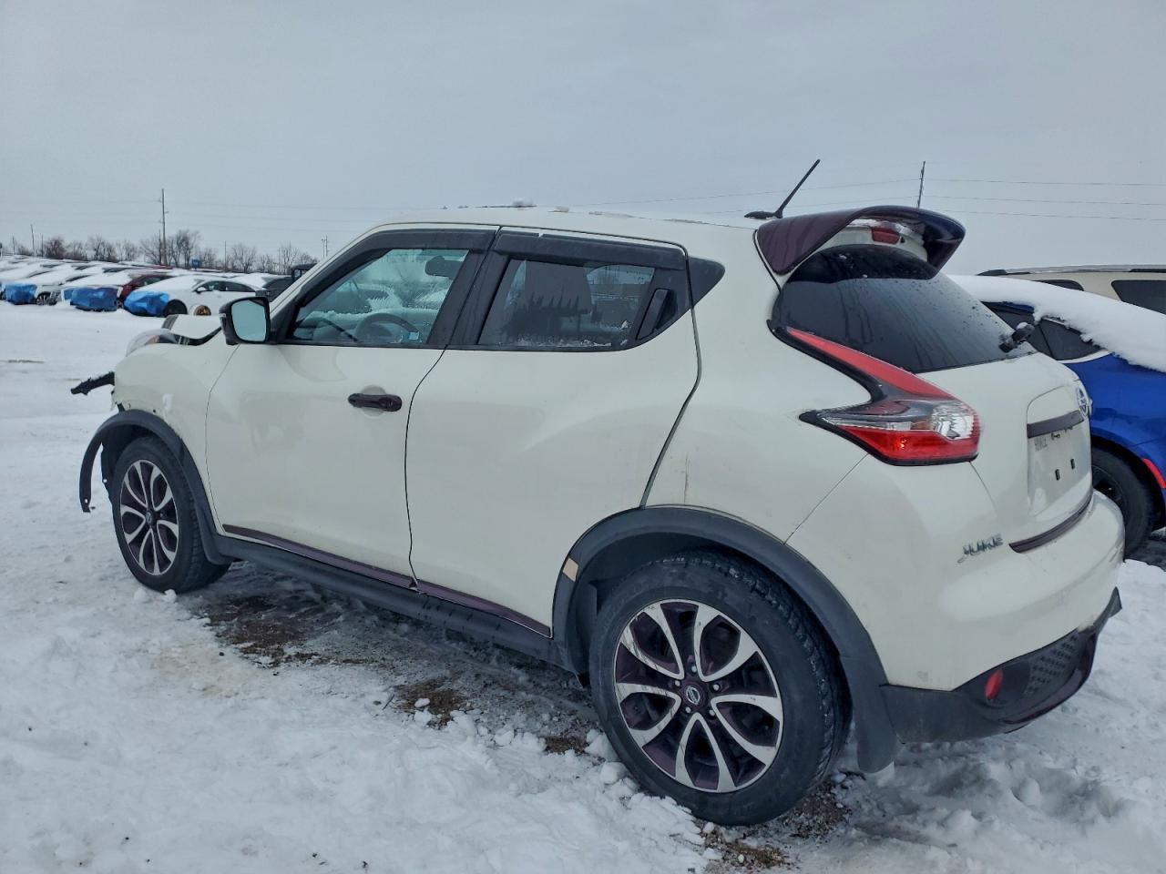 2015 Nissan Juke S - Фото 2
