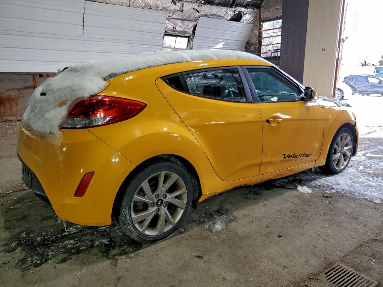 2017 Hyundai Veloster - Image 3