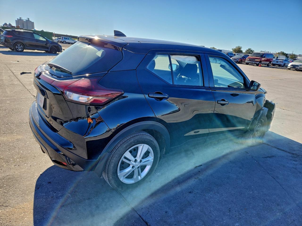 2025 Nissan Kicks Play S - Image 3