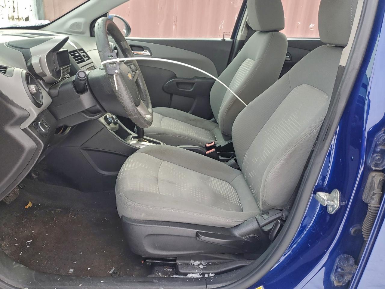 2013 Chevrolet Sonic Ls - Image 7