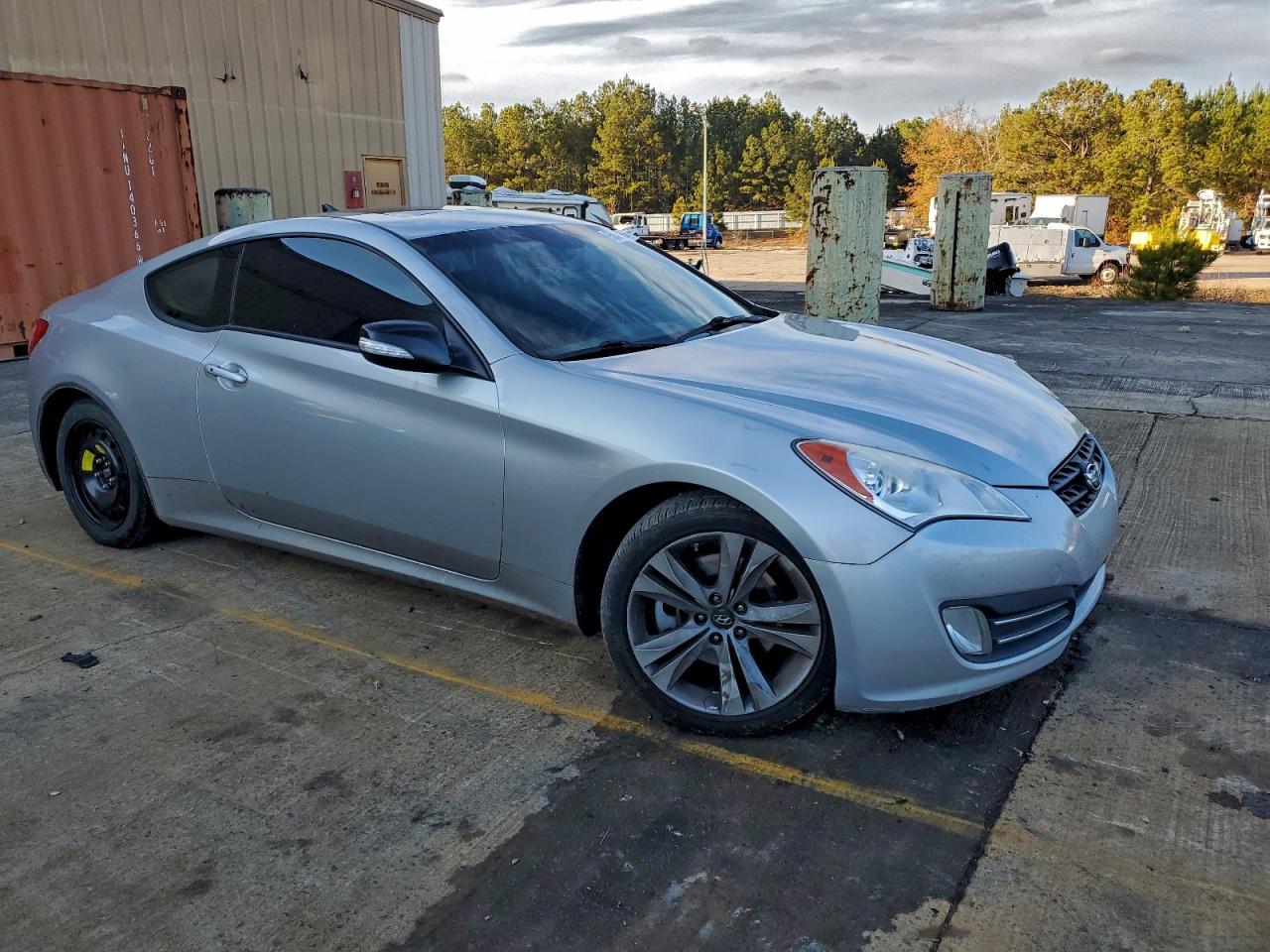 2012 Hyundai Genesis Coupe - Image 4