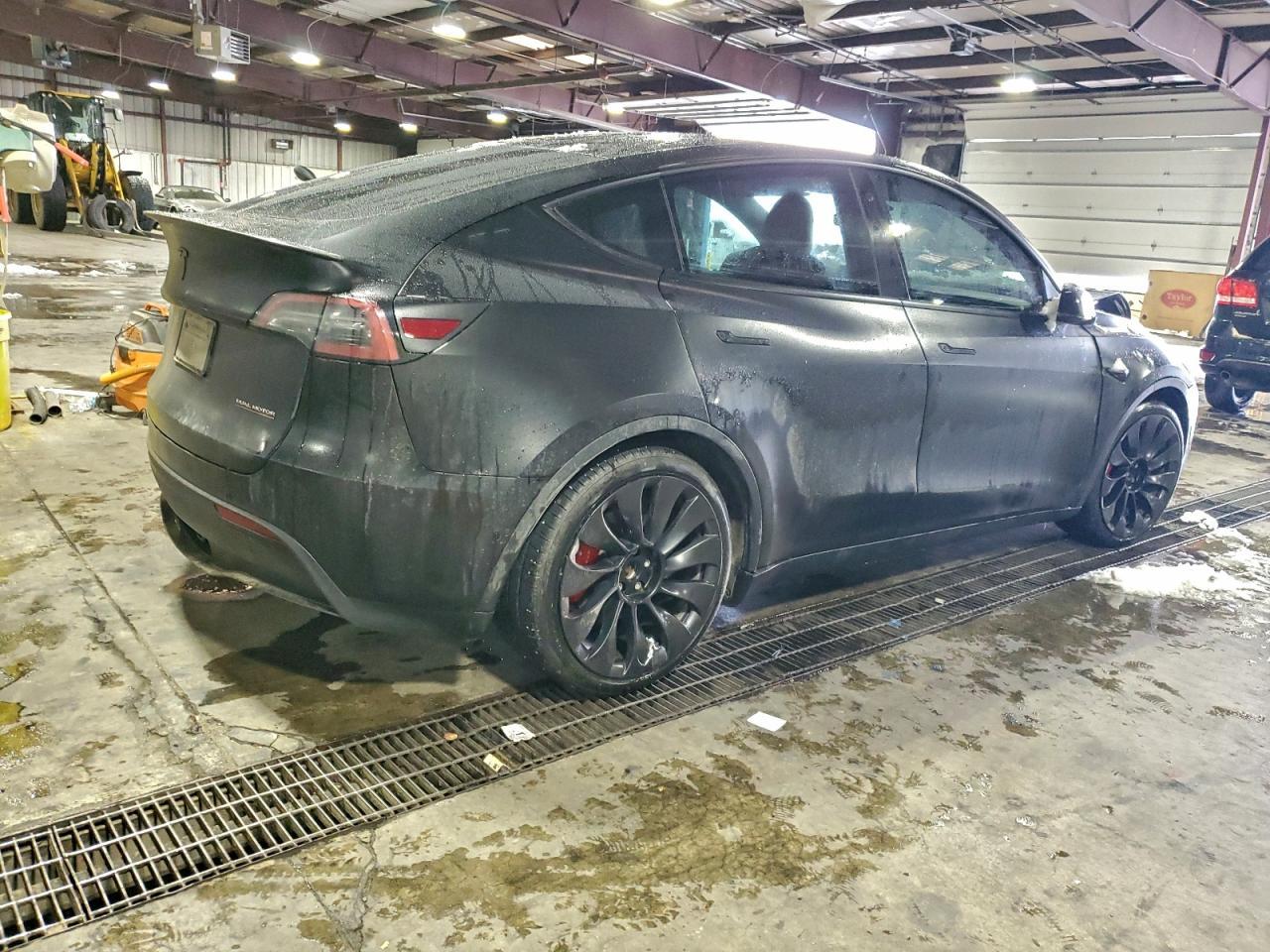 2022 Tesla Model Y - Image 3