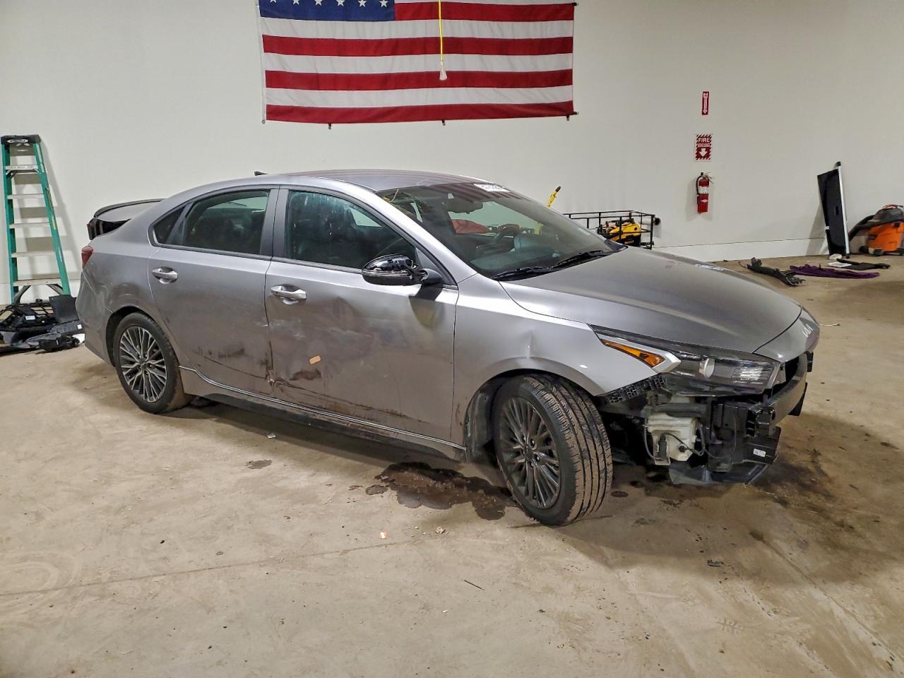 2023 Kia Forte Gt Line - Фото 4