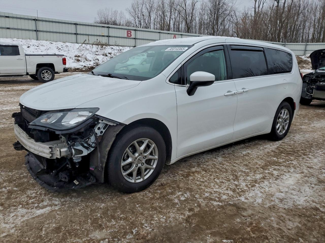 2022 Chrysler Voyager Lx