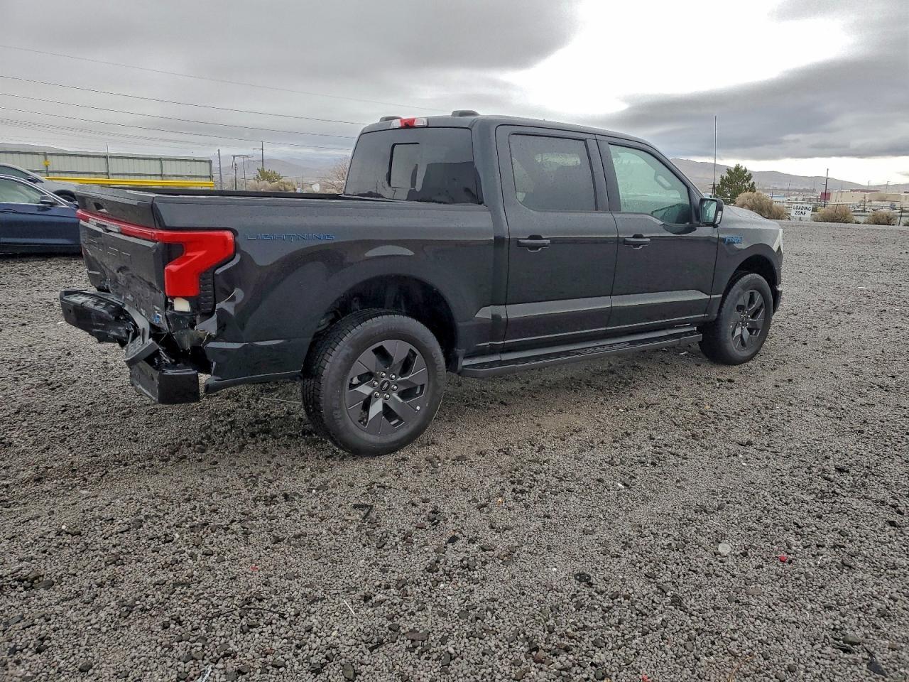 2025 Ford F150 Lightning Lariat - Image 3