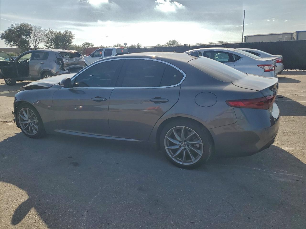 2019 Alfa Romeo Giulia - Image 2