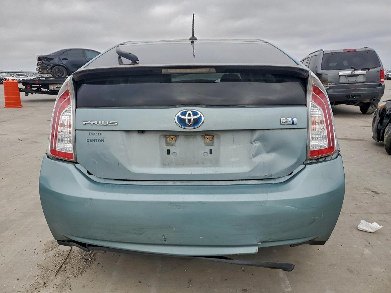 2015 Toyota Prius - Image 6