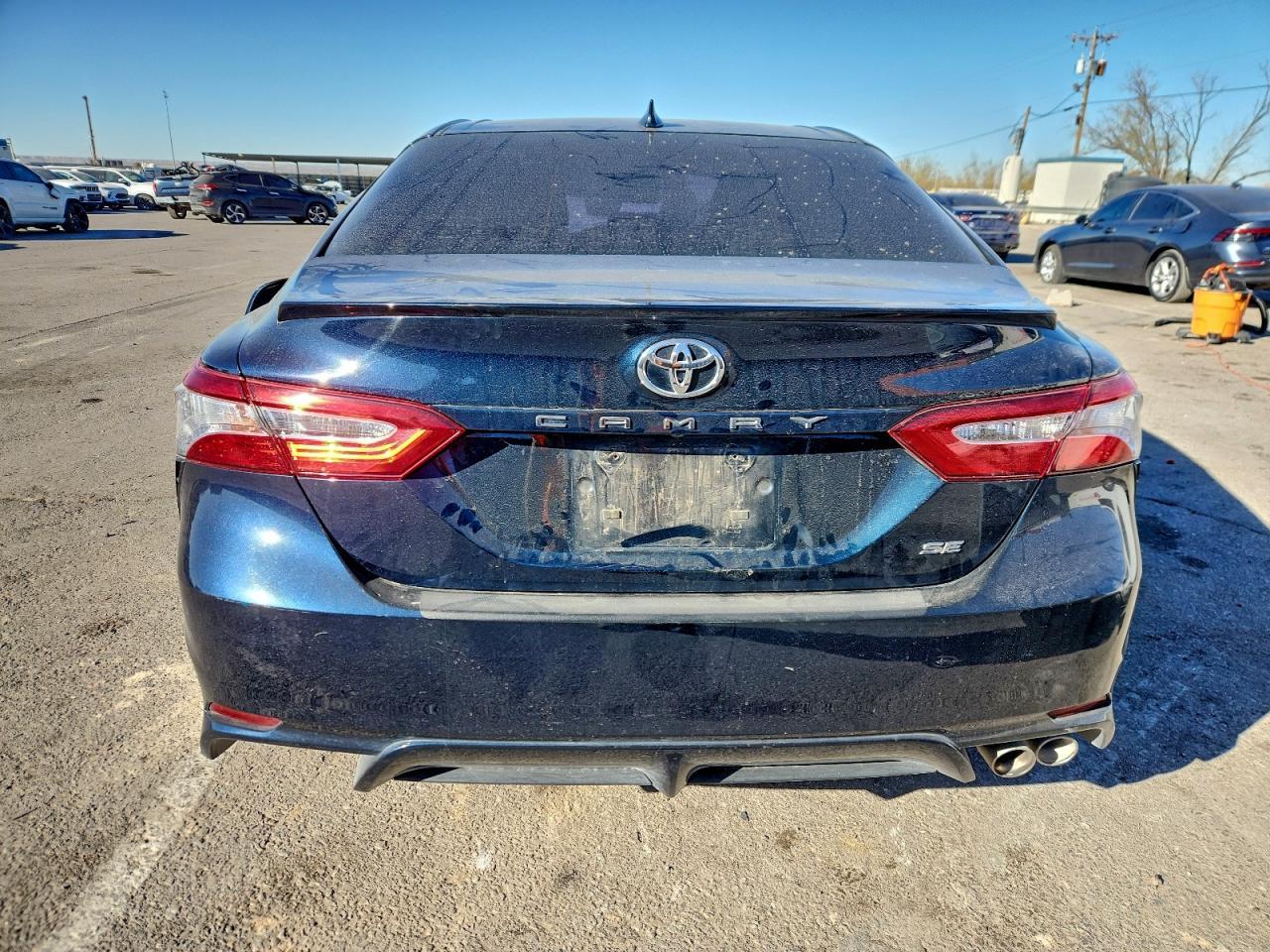 2020 Toyota Camry Se - Фото 6