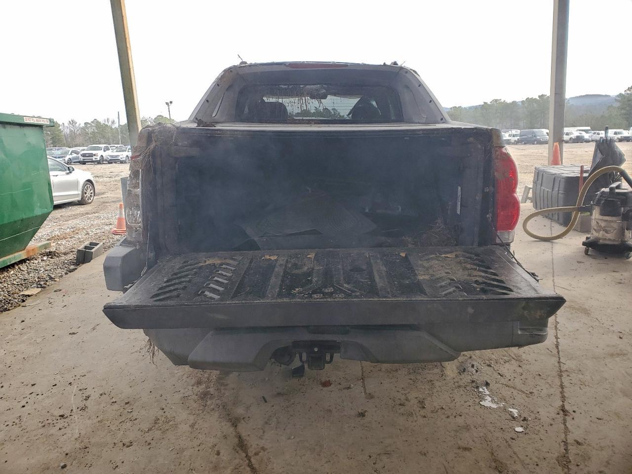 2002 Chevrolet Avalanche K1500 - Image 6