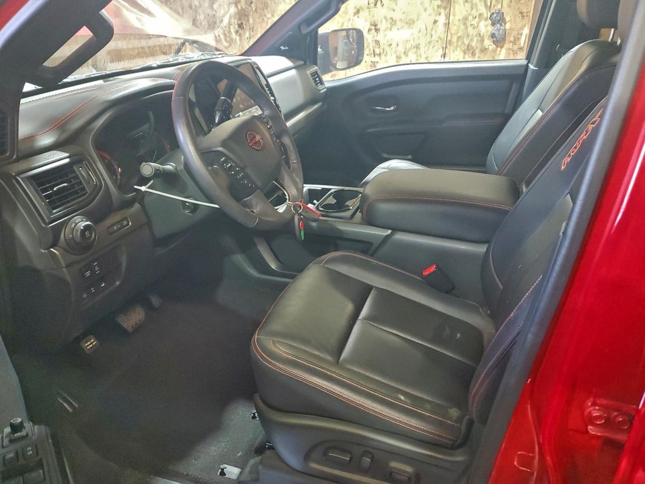 2024 Nissan Titan Pro-4X - Фото 7