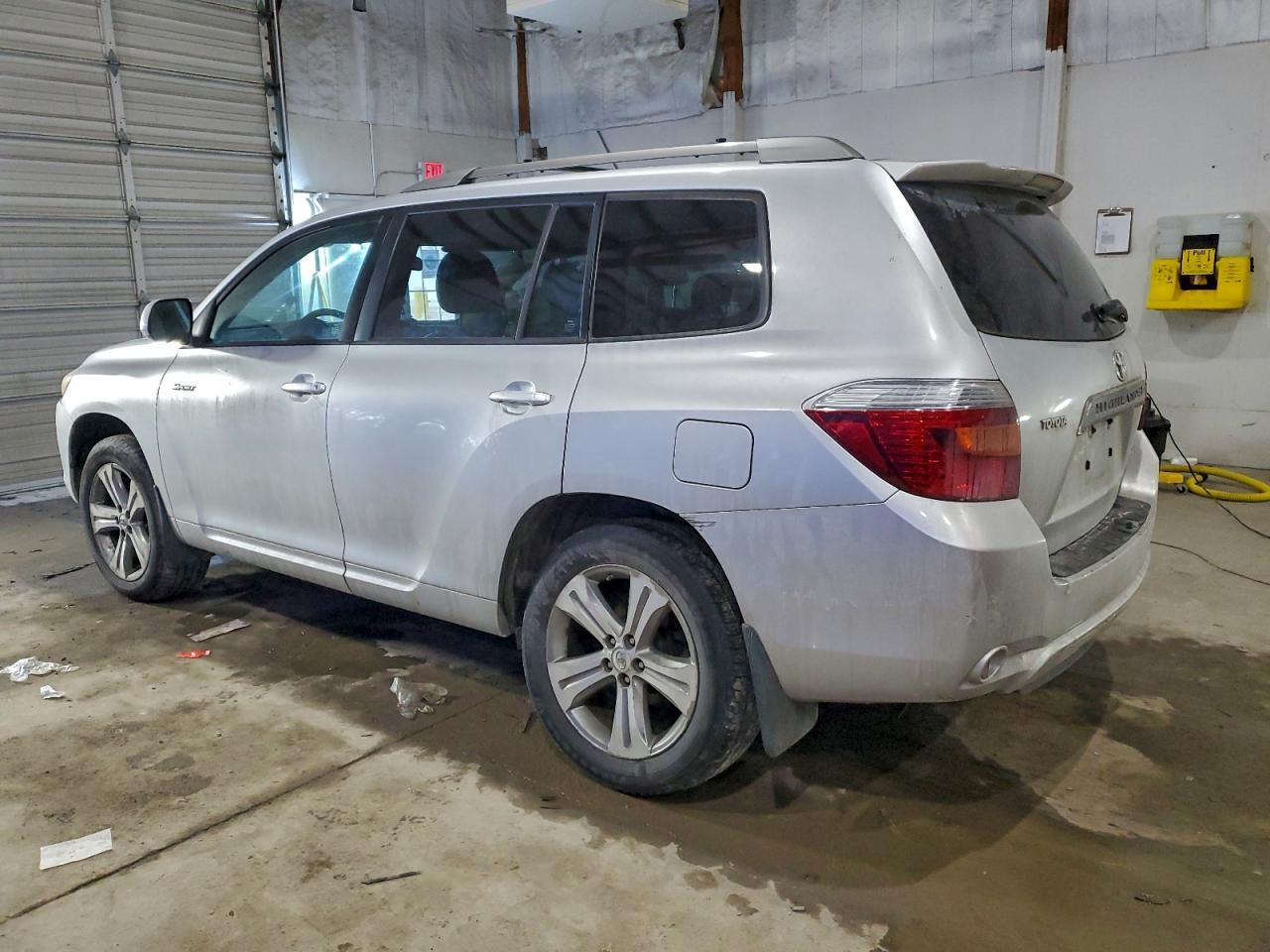 2009 Toyota Highlander Sport - Фото 2