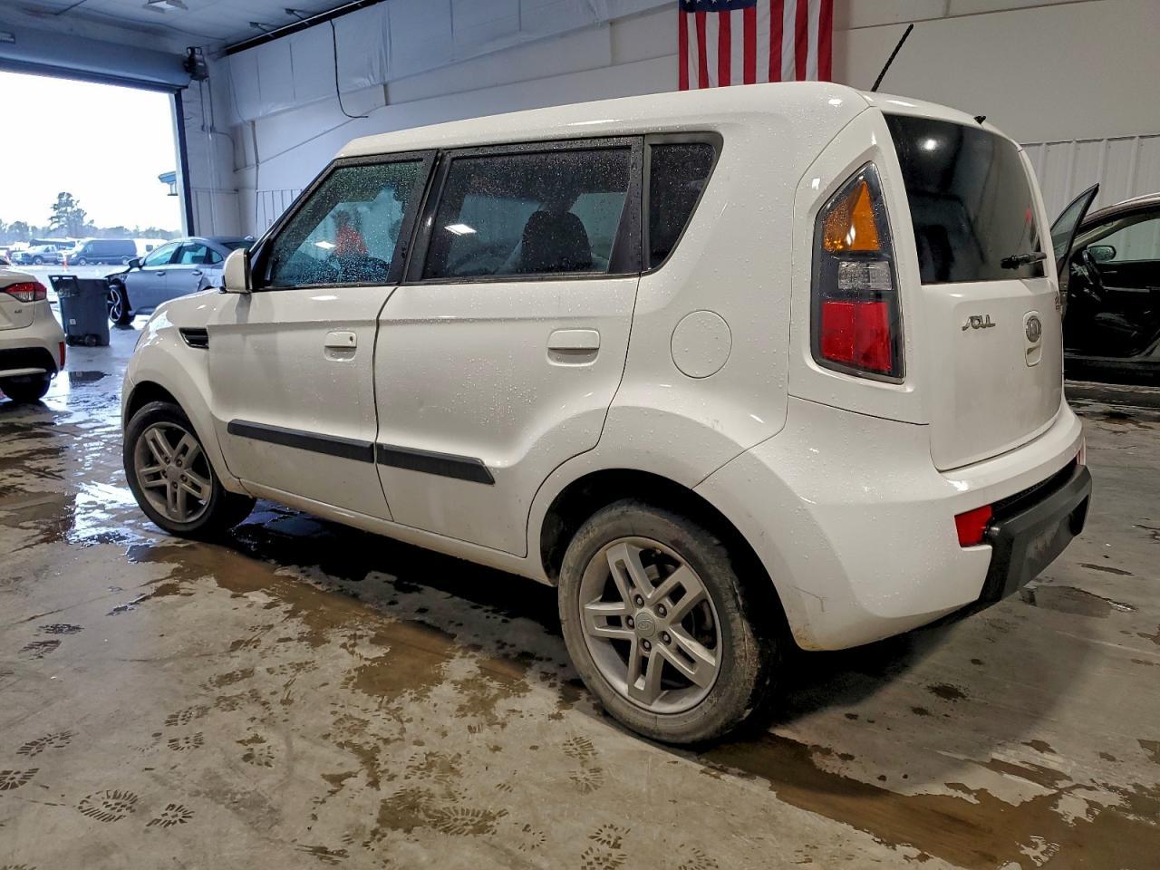 2010 Kia Soul + - Фото 2