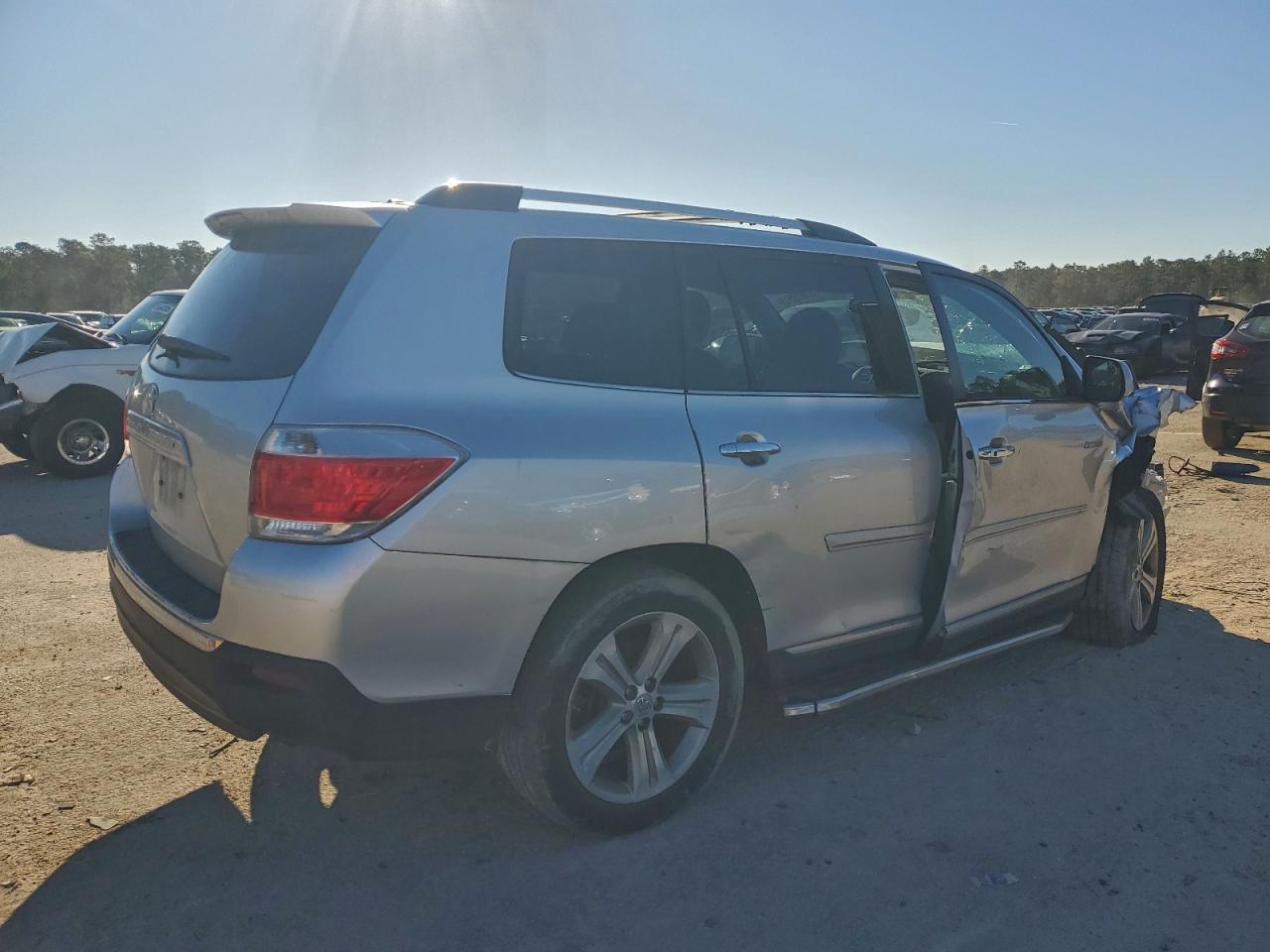 2013 Toyota Highlander Limited - Image 3