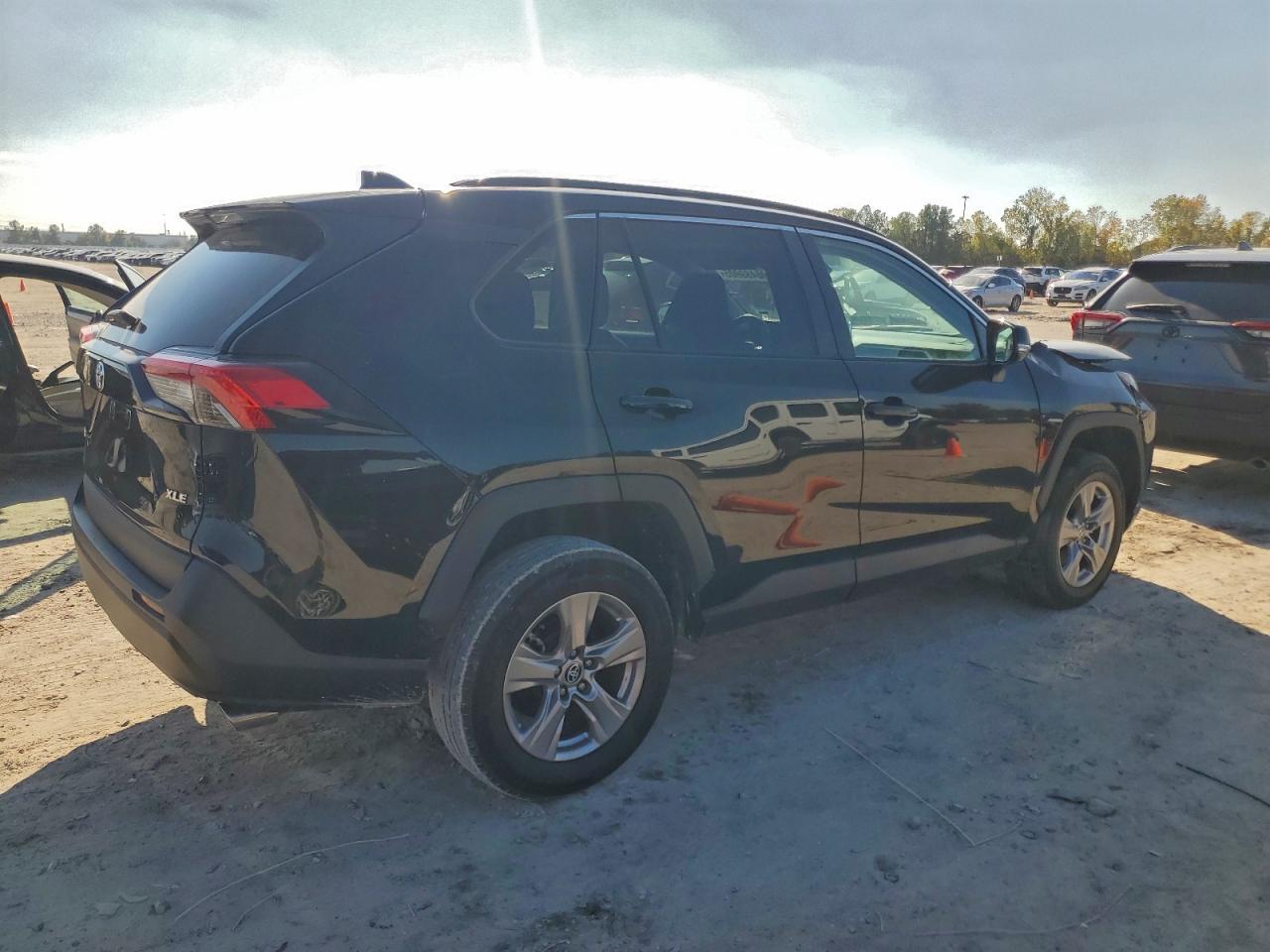 2023 Toyota Rav4 Xle - Фото 3