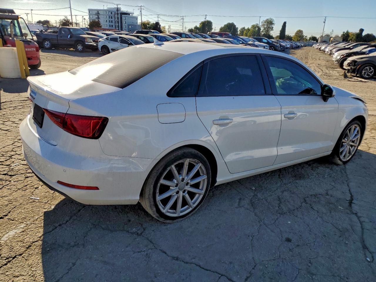 2016 Audi A3 Premium - Фото 3