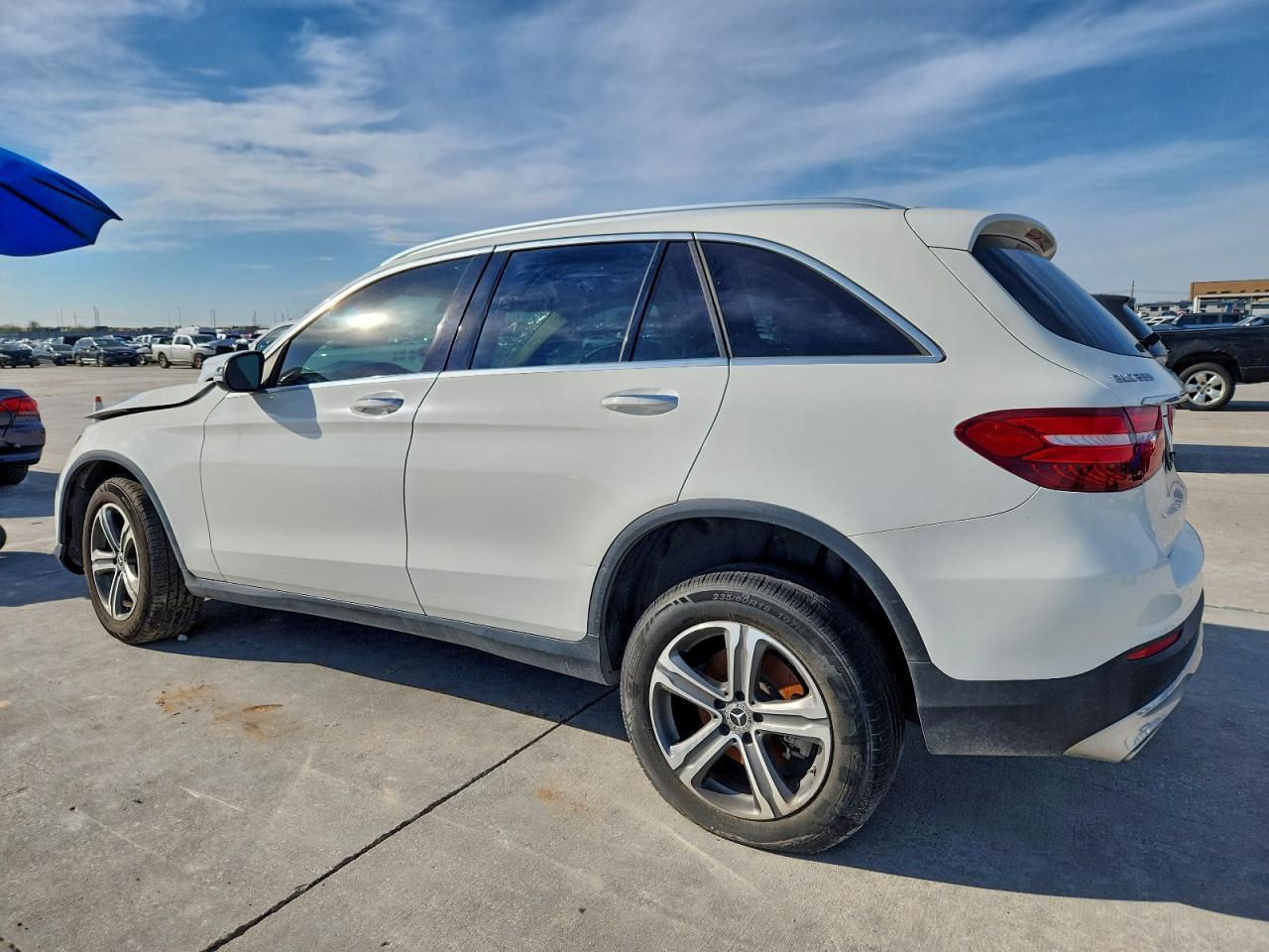 2019 Mercedes-Benz Glc 300 - Image 2