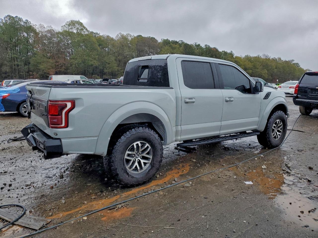 2017 Ford F150 Raptor - Фото 3