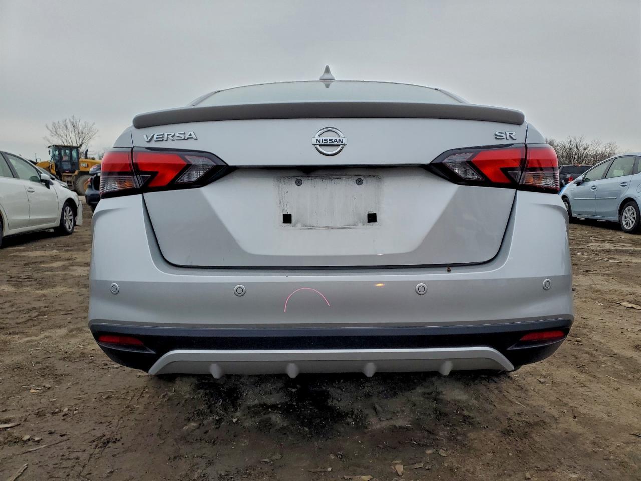 2022 Nissan Versa Sr - Фото 6