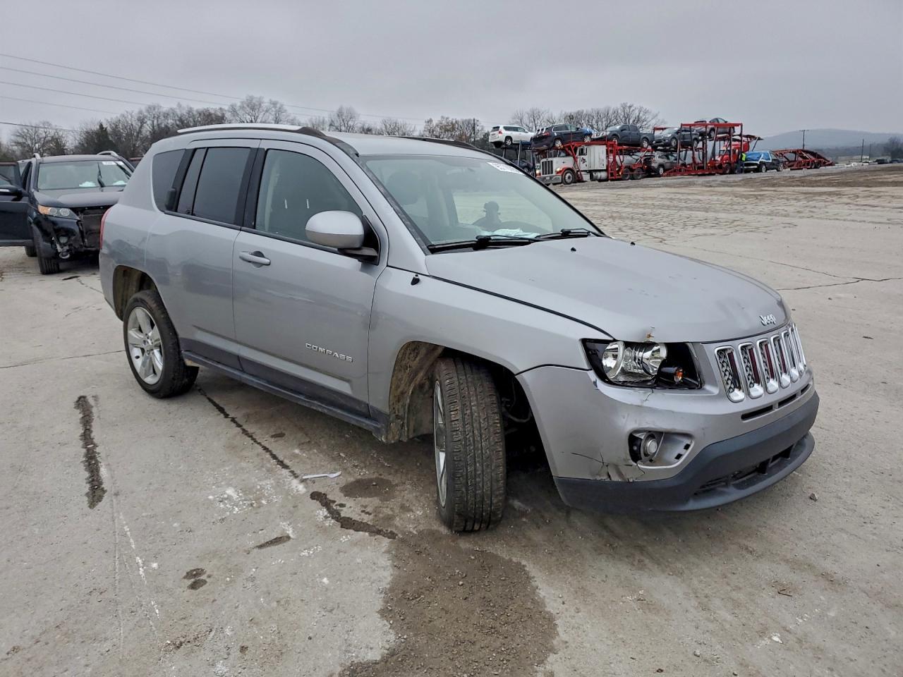 2014 Jeep Compass Latitude - Image 4