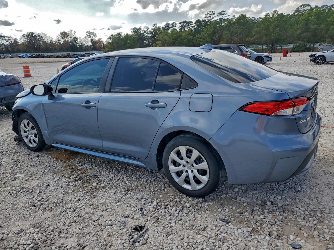 2022 Toyota Corolla Le - Image 2