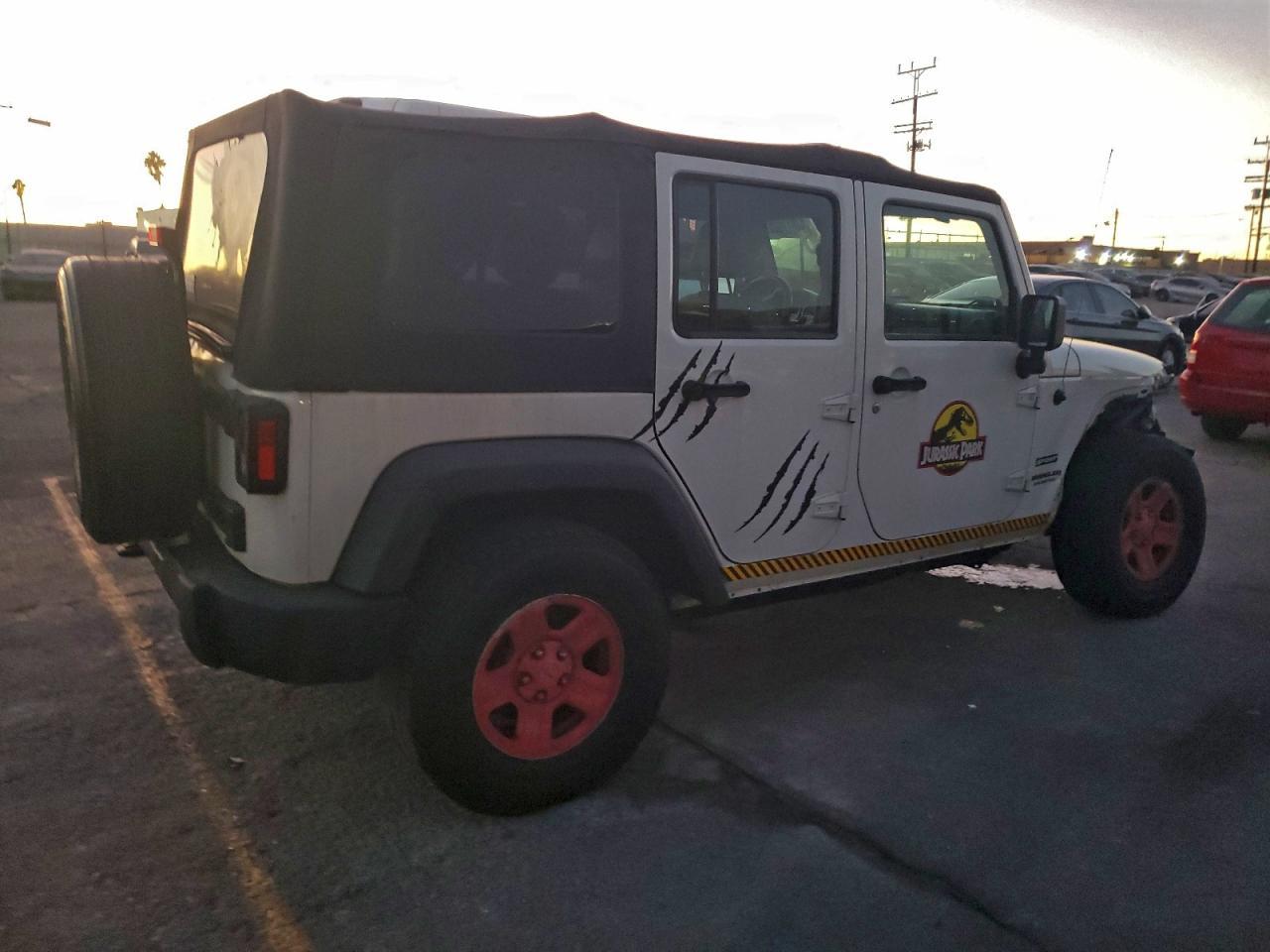 2010 Jeep Wrangler Unlimited Sport - Image 3