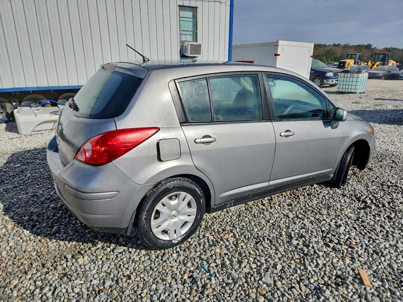 2012 Nissan Versa S - Image 3
