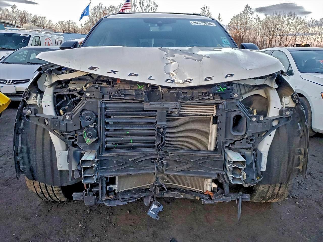 2022 Ford Explorer St - Фото 5