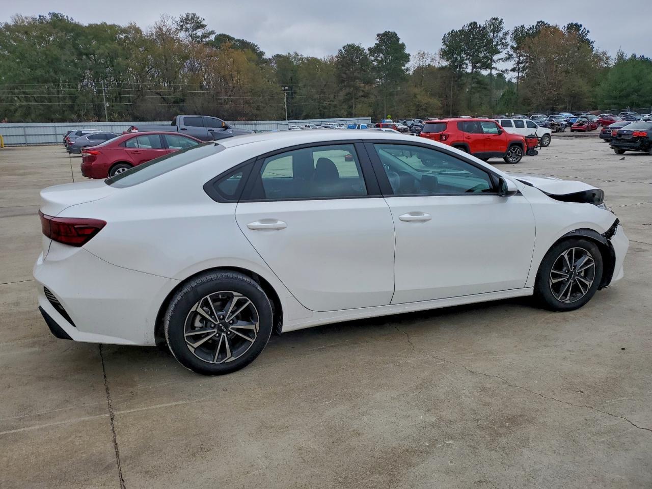 2024 Kia Forte Lx - Image 3