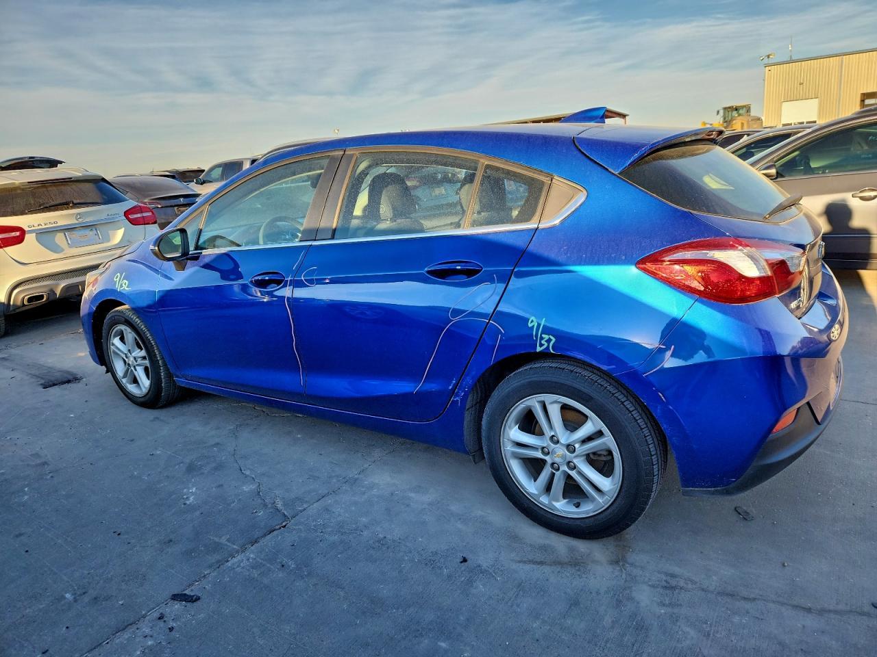 2017 Chevrolet Cruze Lt - Фото 2