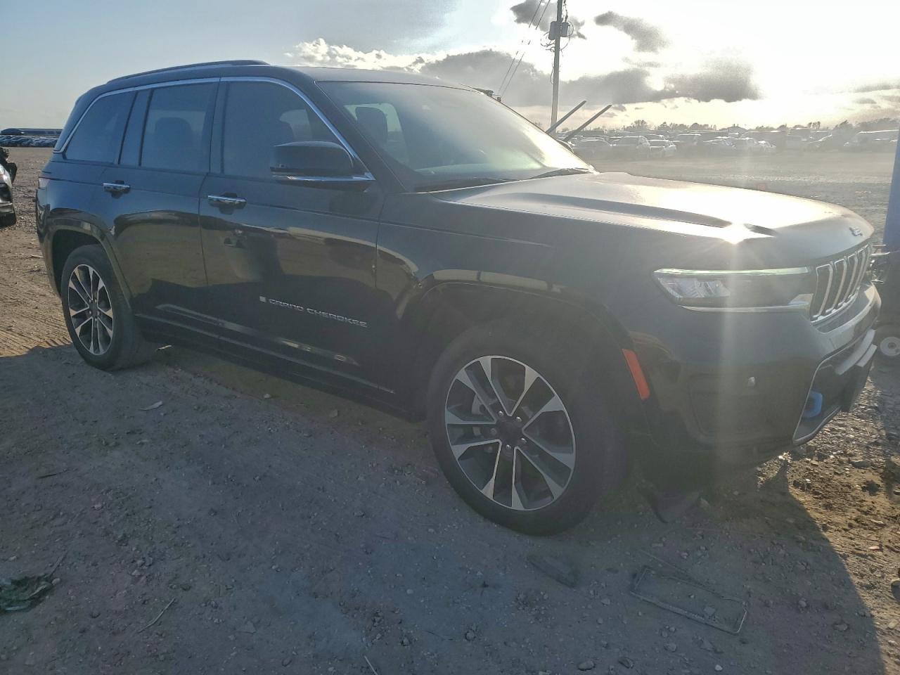 2022 Jeep Grand Cherokee Overland 4Xe - Фото 4